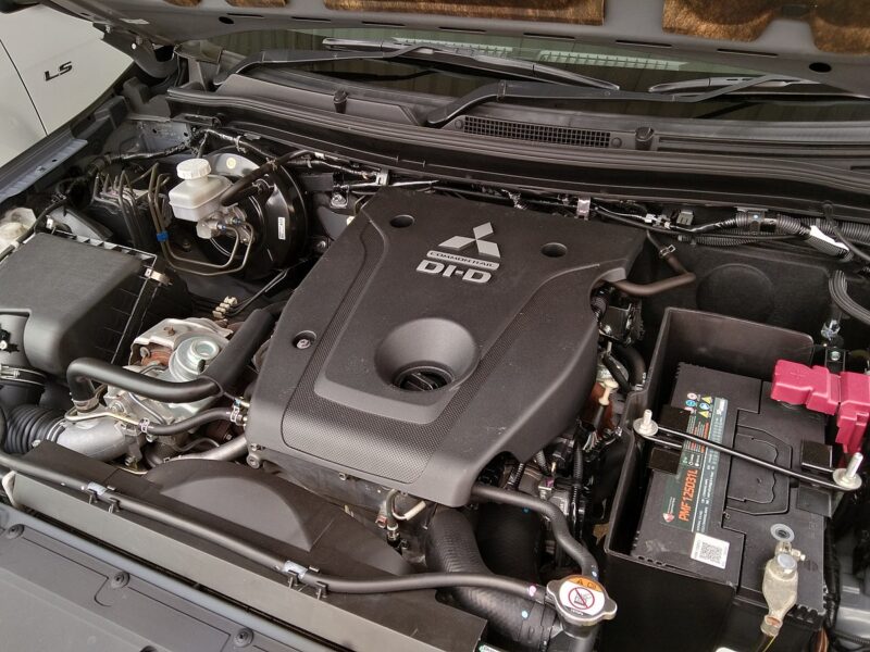 Mitsubishi 4N15 2.4-motor