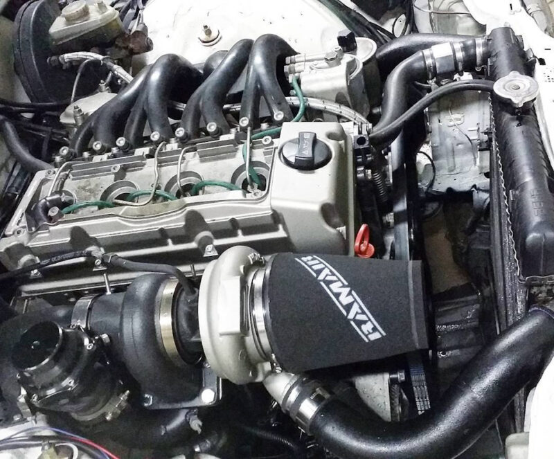 Mercedes OM604 2.0, 2.2 motor