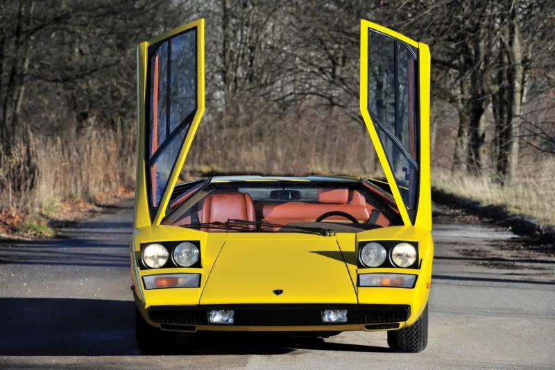 Lamborghini V12
