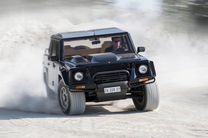 Lamborghini LM002. Terrengkjørende superbil