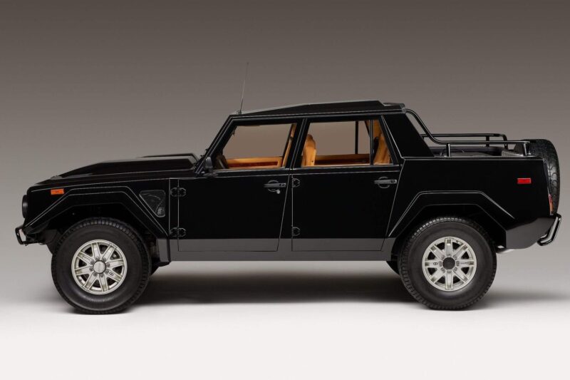Lamborghini LM002. Terrengkjørende superbil