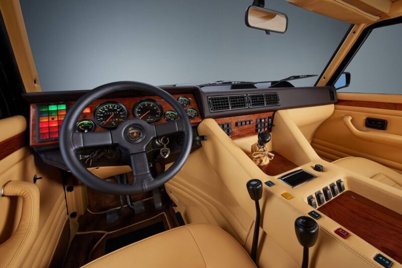 Lamborghini LM002. Terrengkjørende superbil